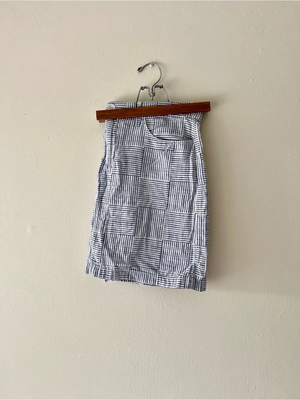 Costal Cotton High Waisted Striped Seersucker Skort - Blue Gray and White - Picture 4 of 11